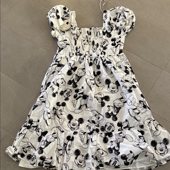 NWT women’s size XL Disney Mickey Mouse sketch dress. - Picture 2 of 4